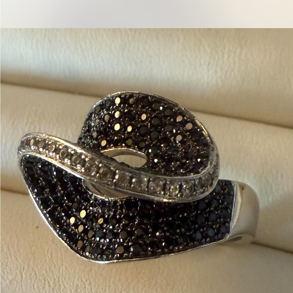 Elegant Black and Silver Women's Ring 925 Silver